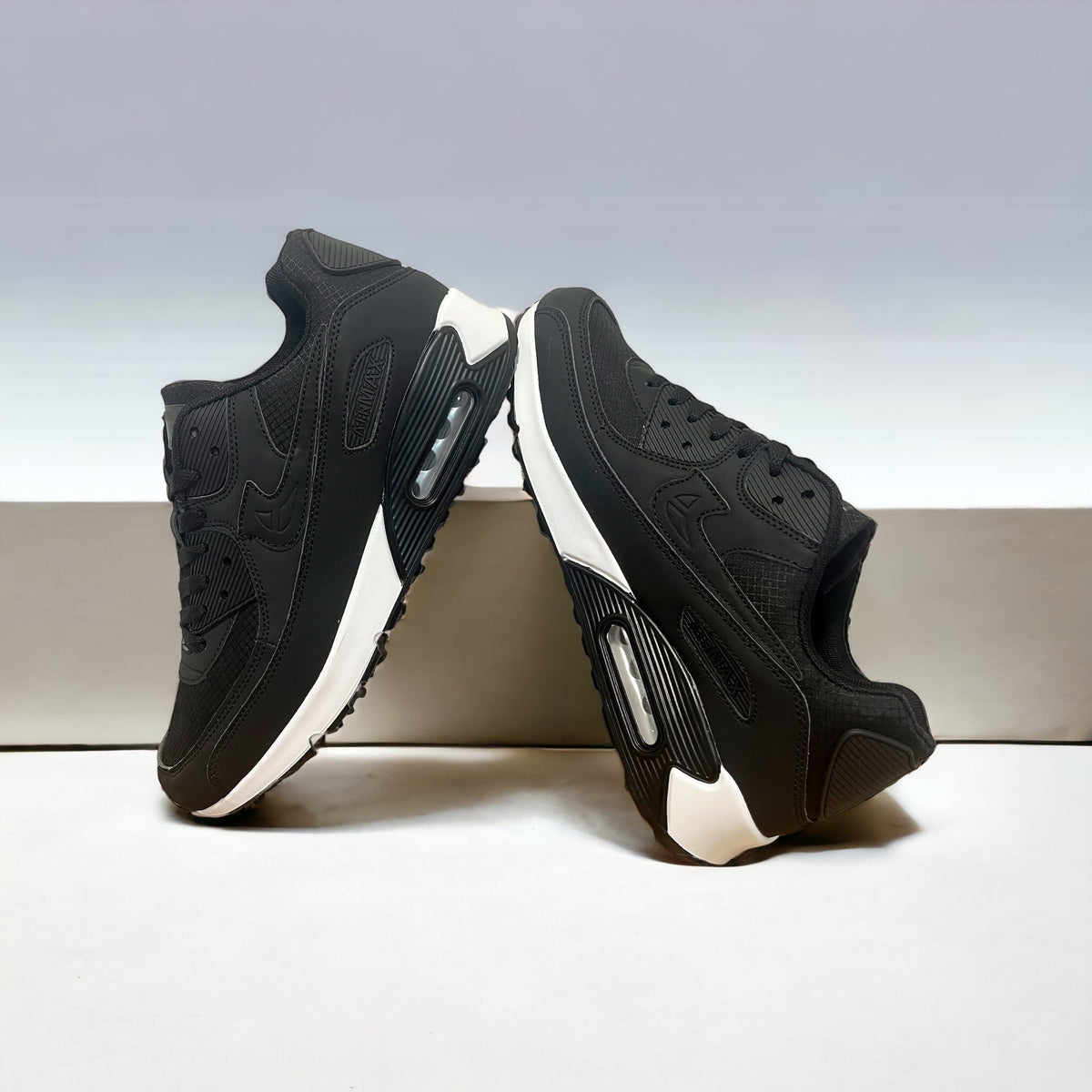 CUBICS Max Air 90 Trainers - Black