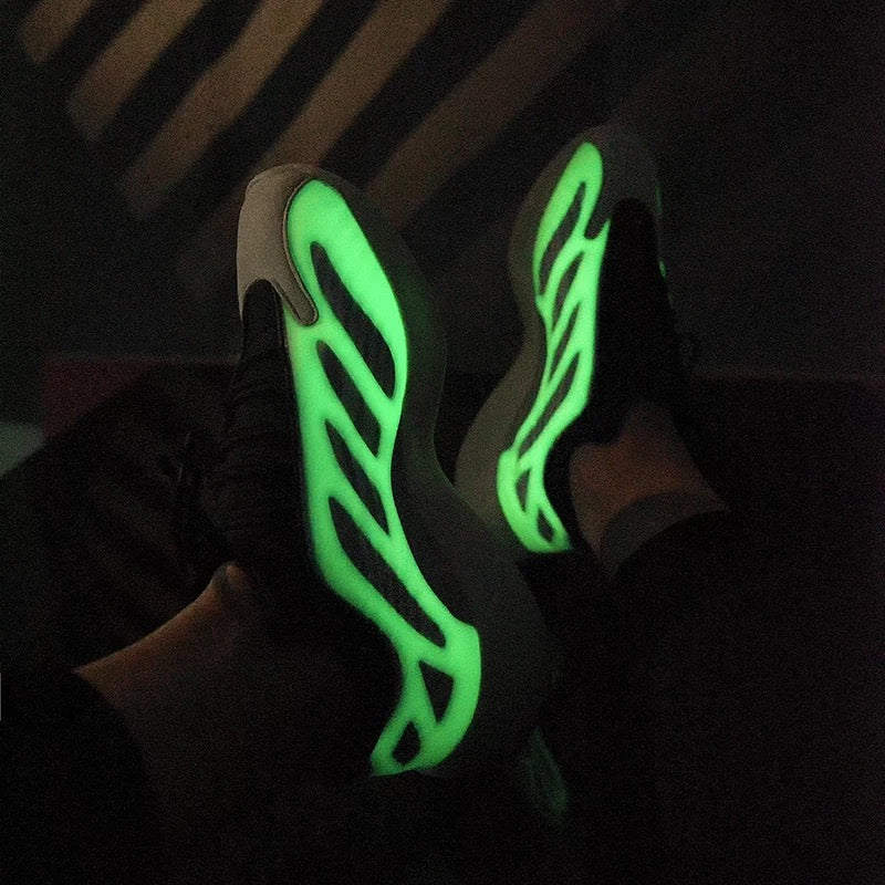 CUBICS V3 YEZY 700 Glow - Cream