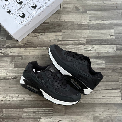 CUBICS Max Air 90 Trainers - Black